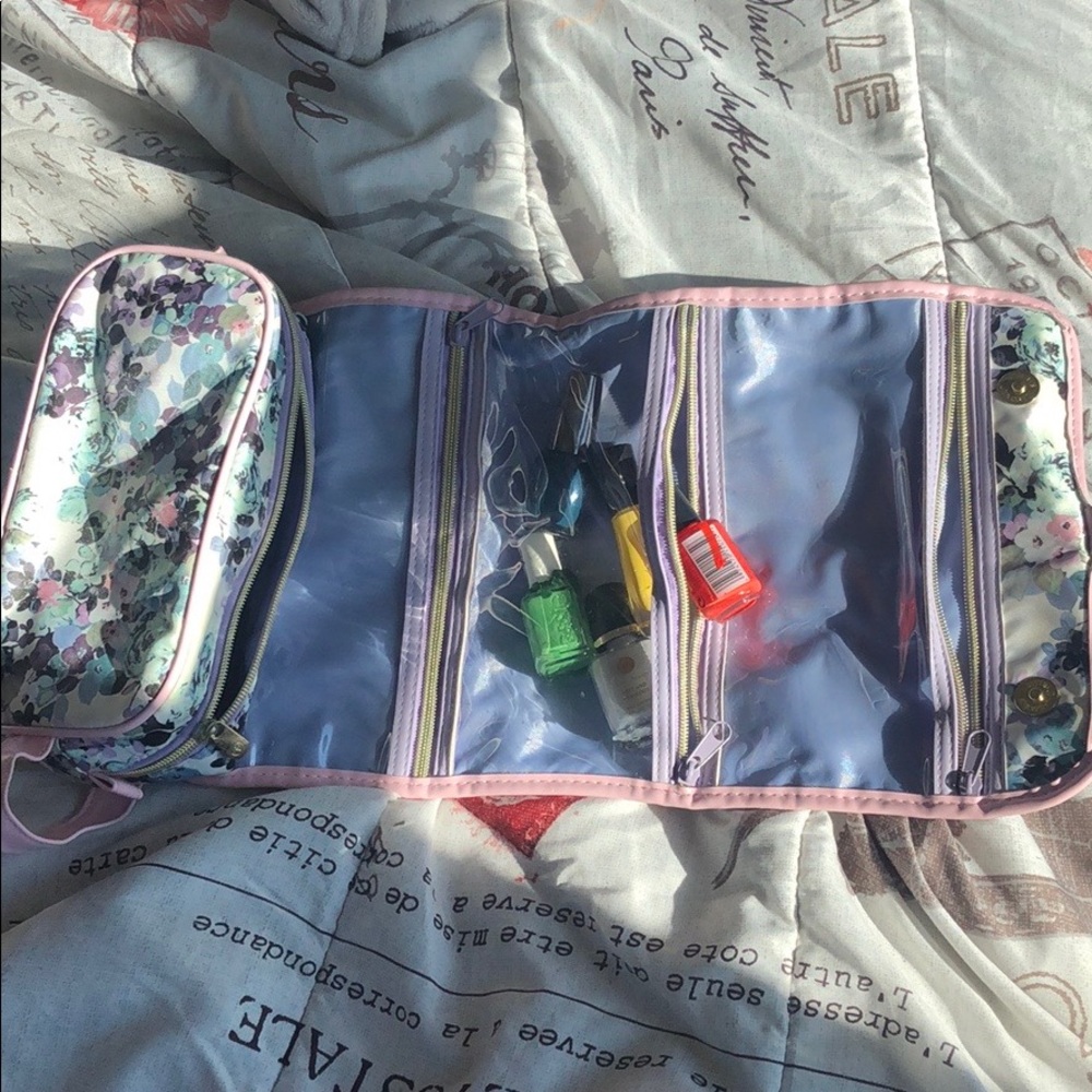 Makeup bag - Picture 2 of 2